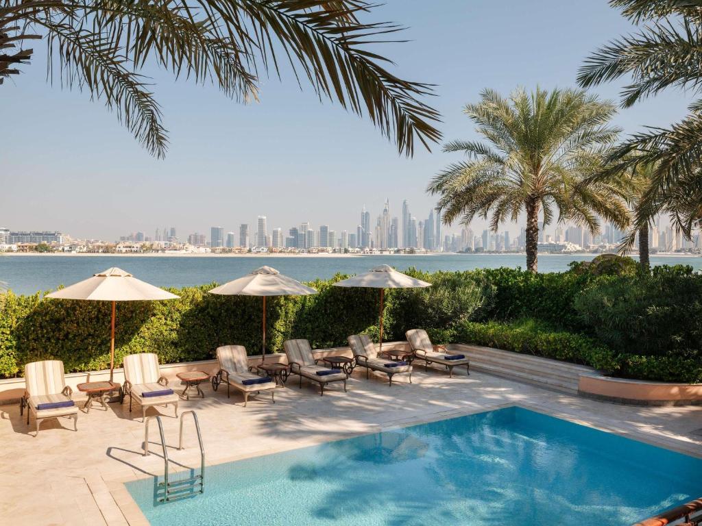 تور دبی با هتل Raffles The Palm